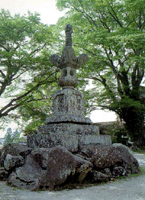 宝篋印塔の画像